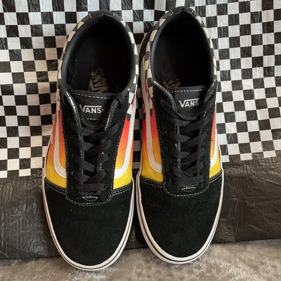 VANS SK8-LOW YOUTH SNEAKERS WITH FLAMES AND CHECKERBOARD - Picture 6 of 11
